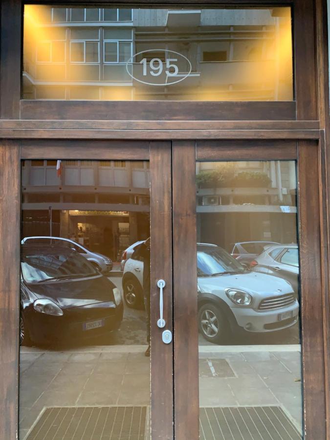 Centralflats 195 Private Apartments Bari Bagian luar foto