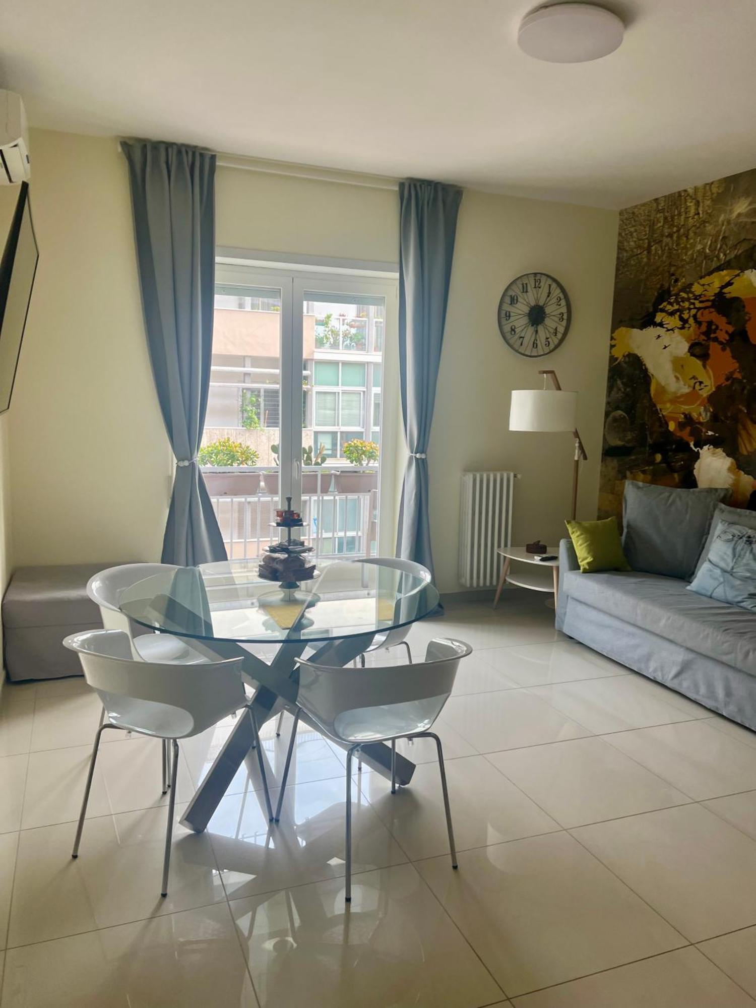 Centralflats 195 Private Apartments Bari Bagian luar foto