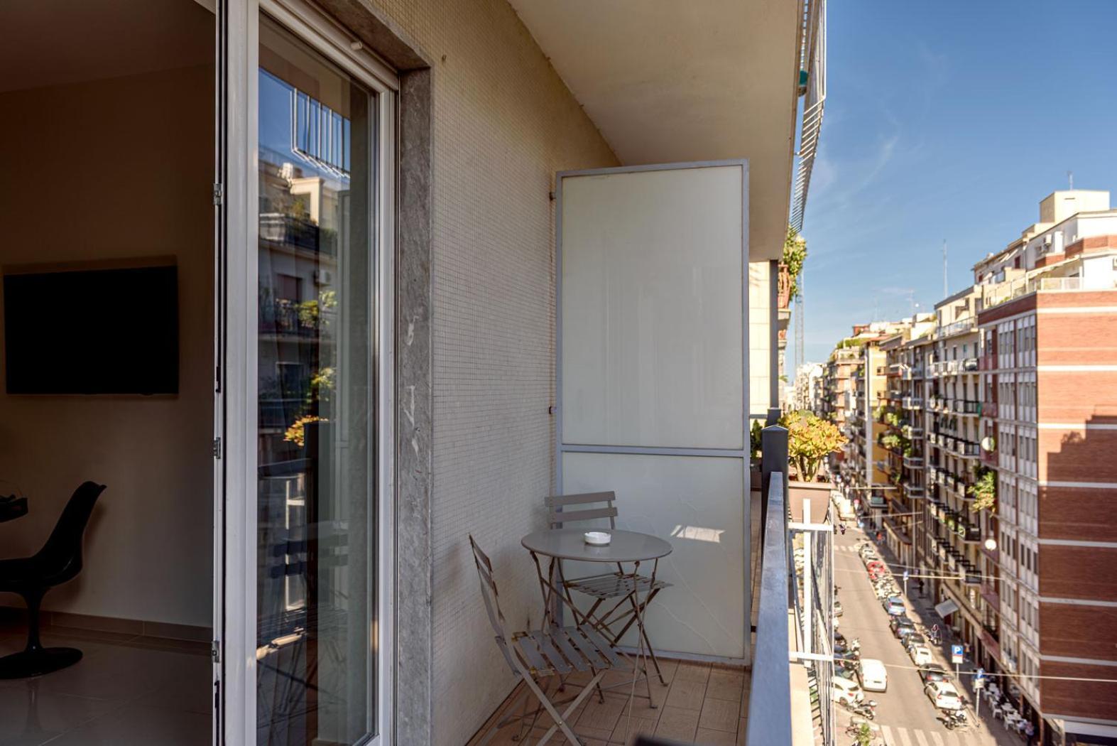 Centralflats 195 Private Apartments Bari Bagian luar foto