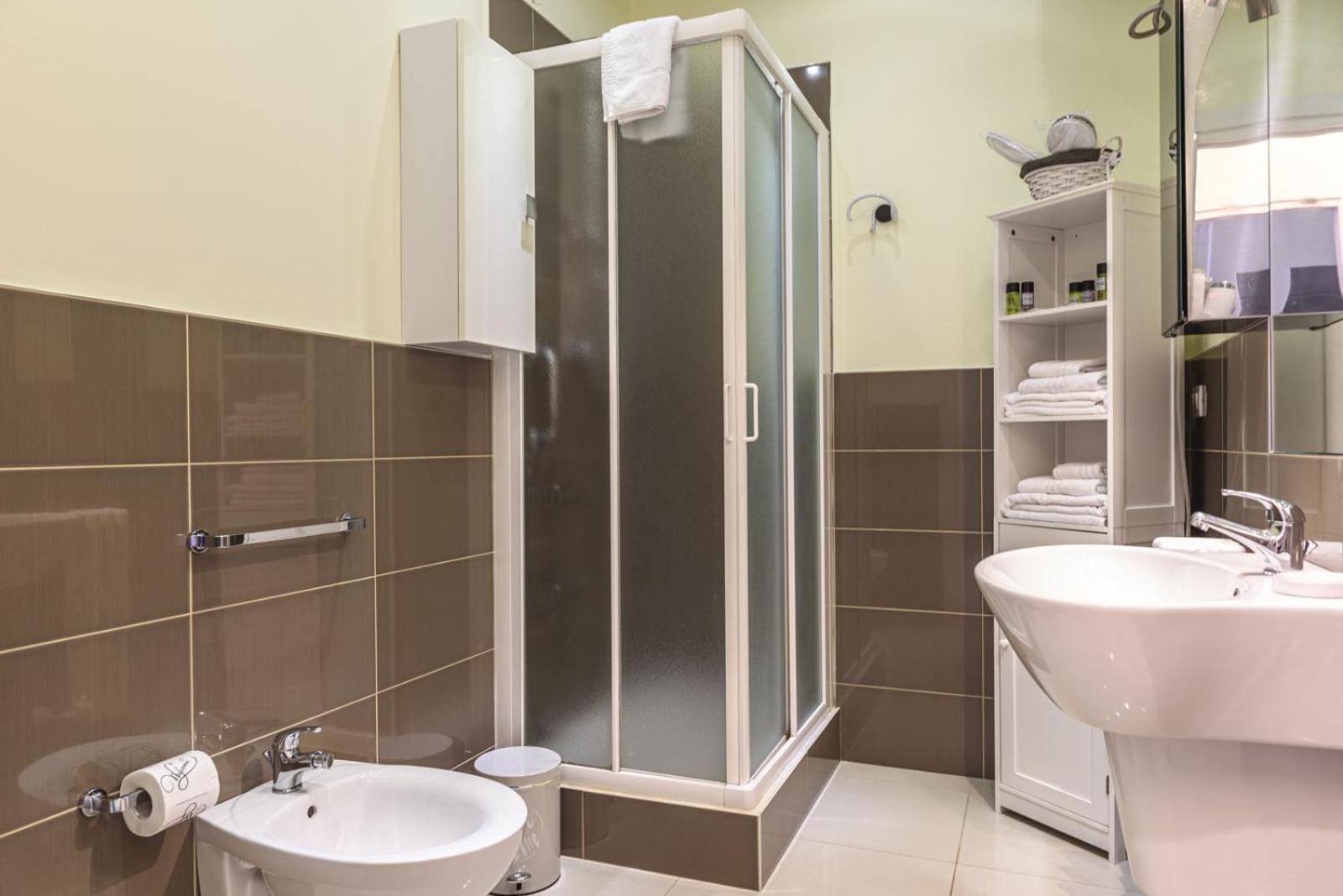 Centralflats 195 Private Apartments Bari Bagian luar foto