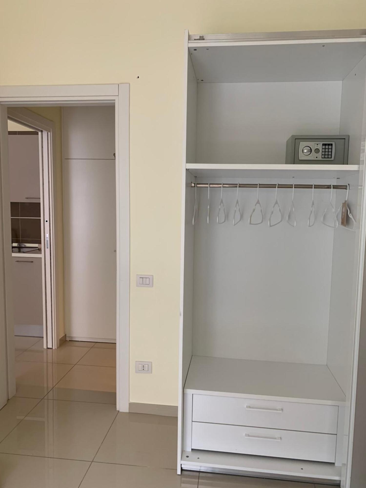 Centralflats 195 Private Apartments Bari Bagian luar foto
