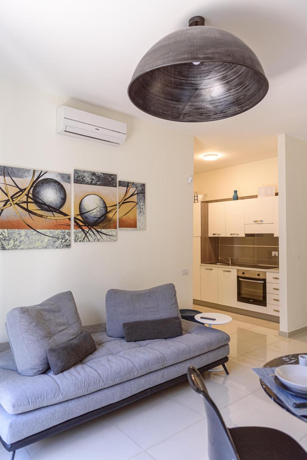 Centralflats 195 Private Apartments Bari Bagian luar foto