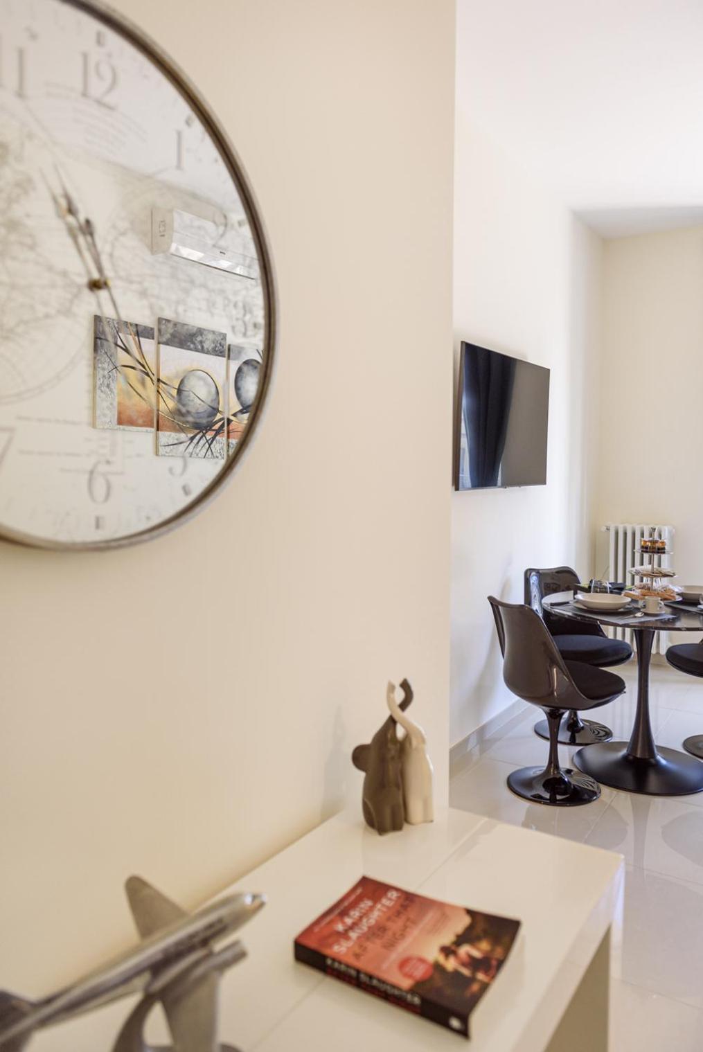 Centralflats 195 Private Apartments Bari Bagian luar foto