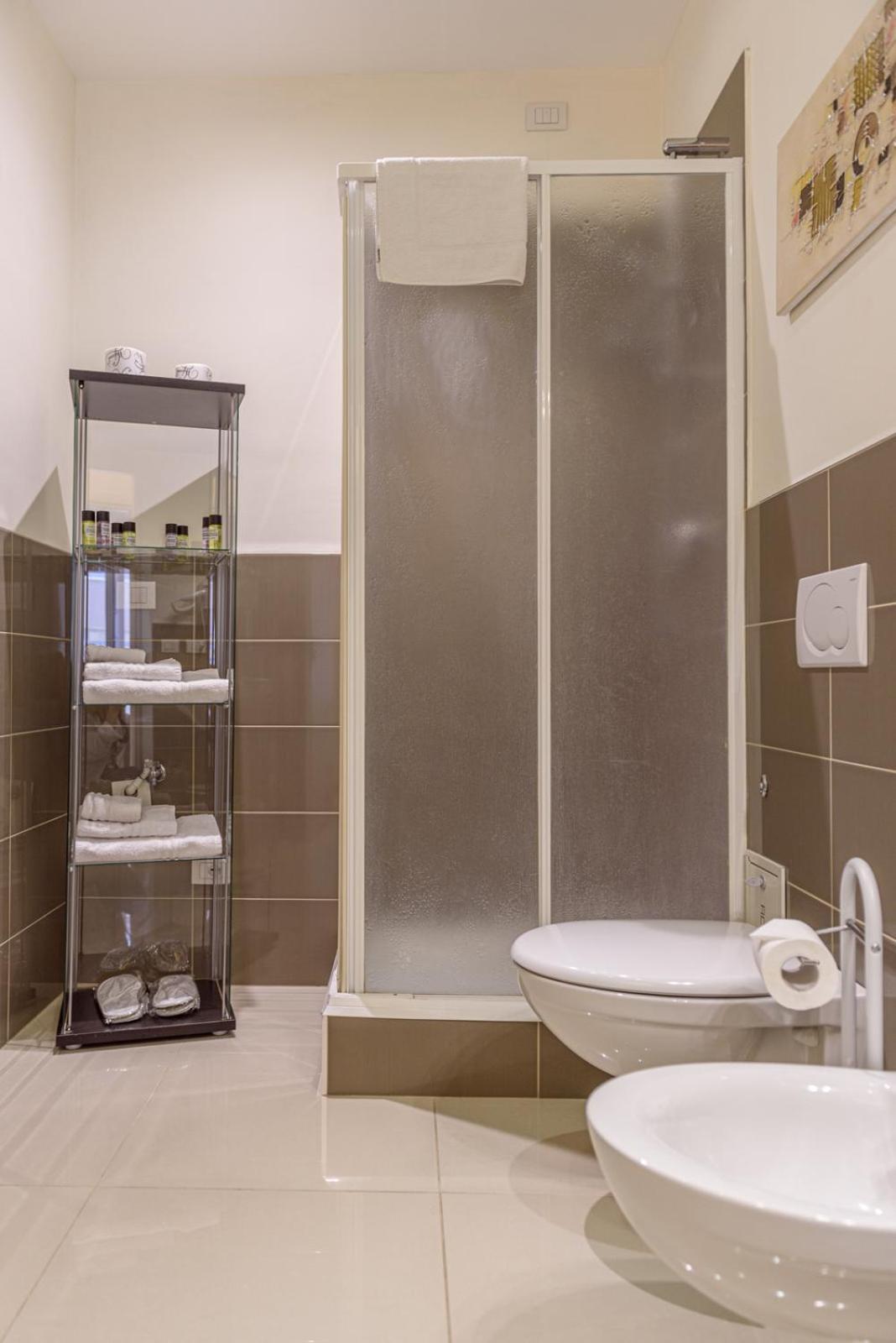 Centralflats 195 Private Apartments Bari Bagian luar foto