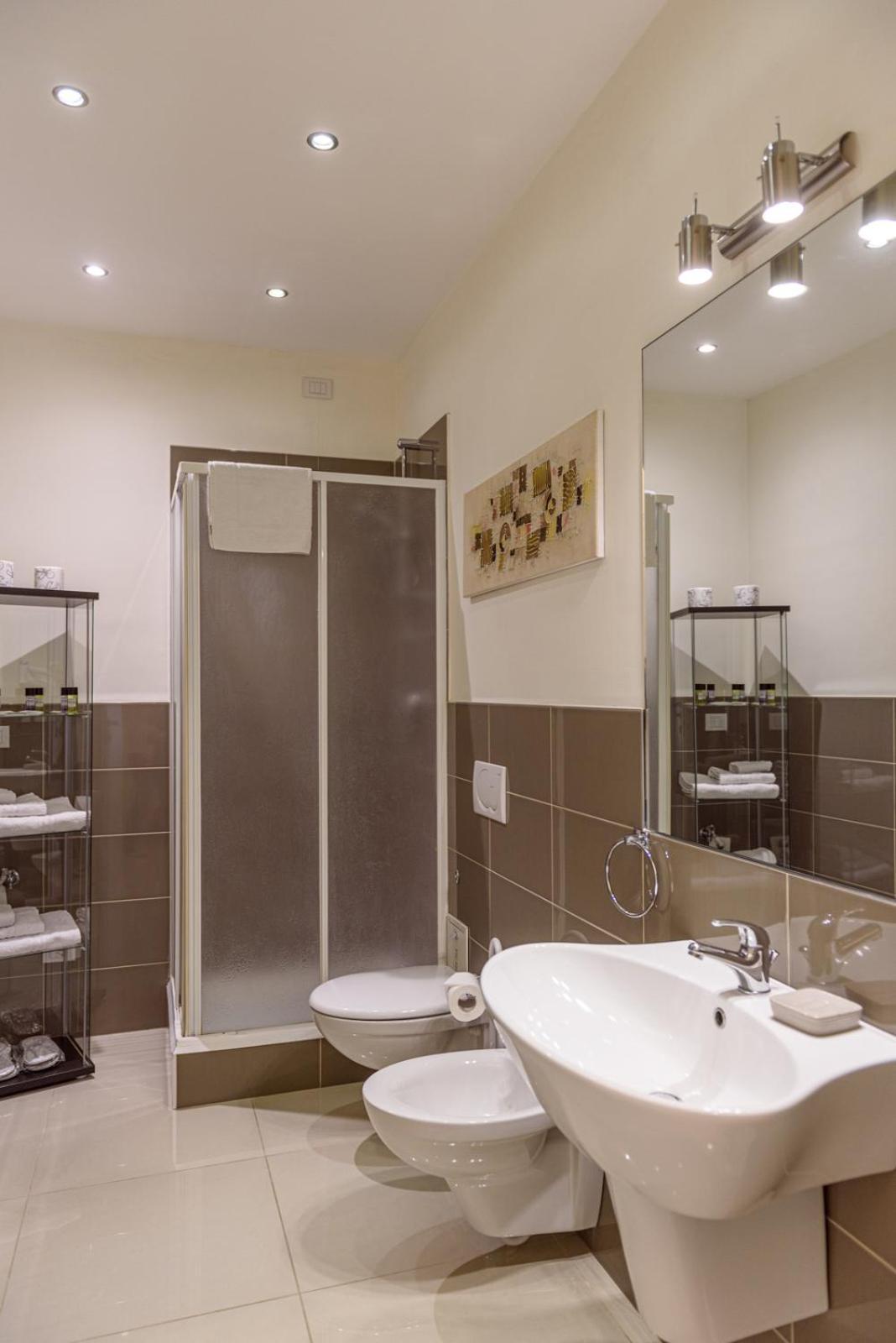 Centralflats 195 Private Apartments Bari Bagian luar foto